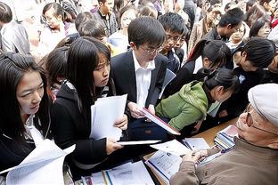 稳定输出！米切尔半场12中6拿下16分5板3助 首节独取11分